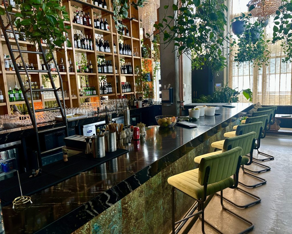 fun restaurants in calgary