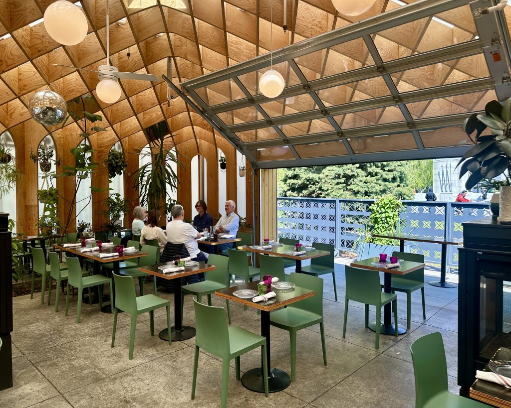 fun restaurants in calgary