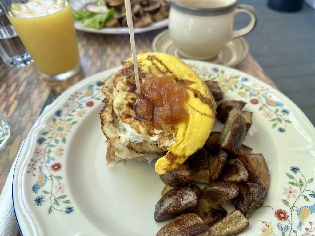 restaurants in saguenay-lac-saint-jean