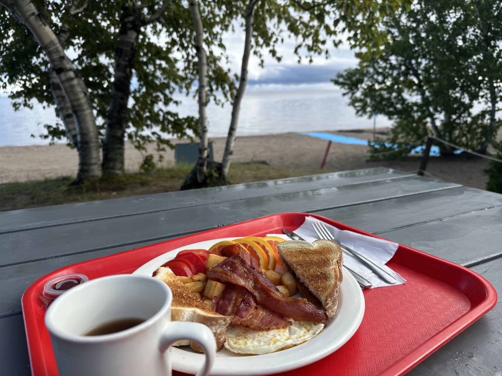 where to stay in lac st jean